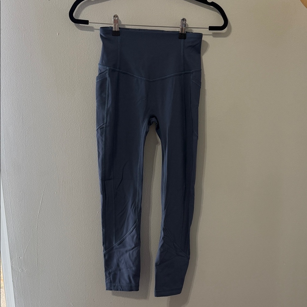 Lululemon Speed Up Cropped Capri Leggings Blue Size 4